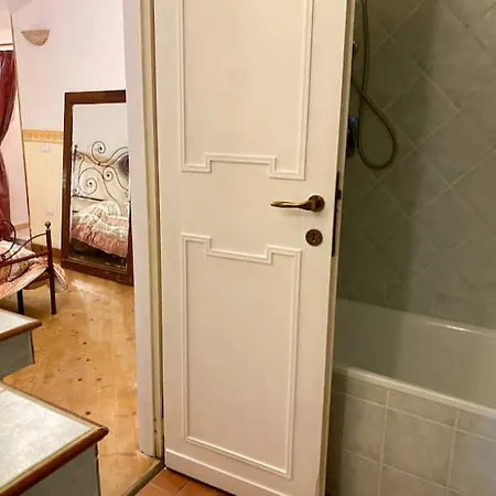 Pitti Palace - Original Florentine Apartment *