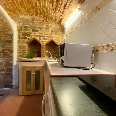 Pitti Palace - Original Florentine Apartment